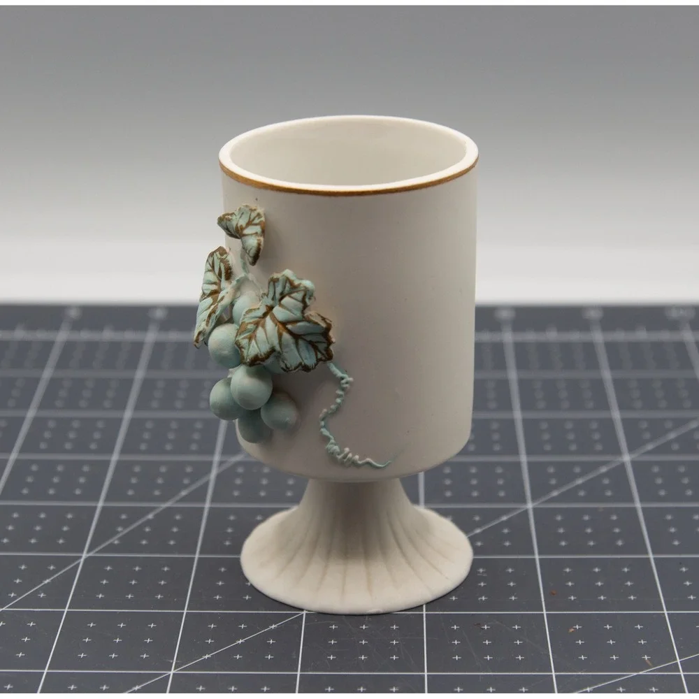 Vintage‎ Lefton China 2458 Blue Grape Footed Vase Matte White Gold Rim Japan